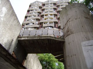 Beton w mieście. Brutalizm w polskiej architekturze XX wieku
